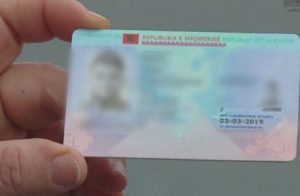 kartat ID dhe pasaportat