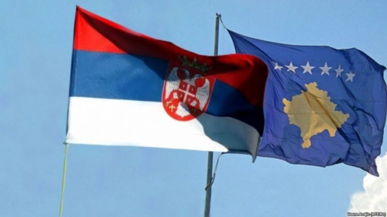 Serbia kundër BE-së: Kosova nuk ka të drejtë të heqë targat