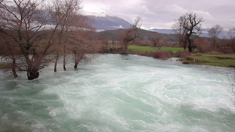 Gjirokastër, probleme nga reshjet/ Bllokim të rrugëve, në&hellip;
