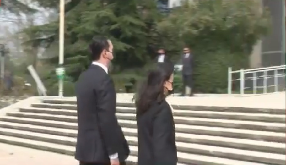 FOTO/ Lulzim Basha dhe bashkëshortja e tij kryejnë&hellip;
