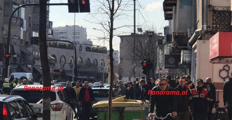 E rëndë te Brryli/ Shoferi përplas të riun që po&hellip;