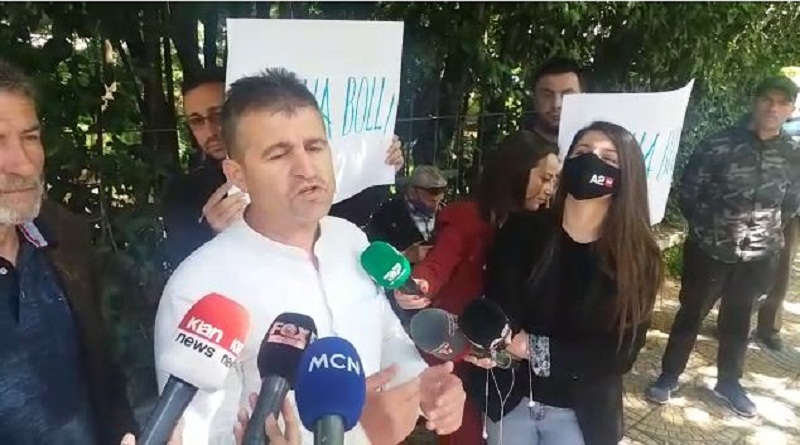 Ibsen Elezi sërish në protestë: PD nuk duhet&hellip;