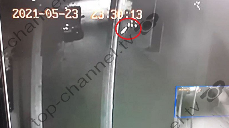 PAMJET/ Momenti kur autori ndez lëndën plasëse dhe&hellip;