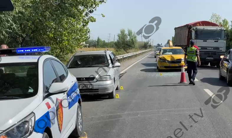 Përplasen dy makina në aksin rrugor Lezhë-Milot, përfundon në spital&hellip;