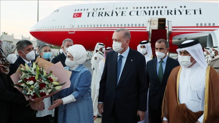 Presidenti turk Erdoğan mbërrin në Katar