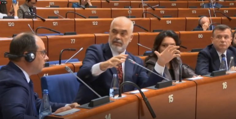 “Qëllimisht s’e kuptoni!”, Rama sqaron thirrjen për tërheqjen e akuzave&hellip;