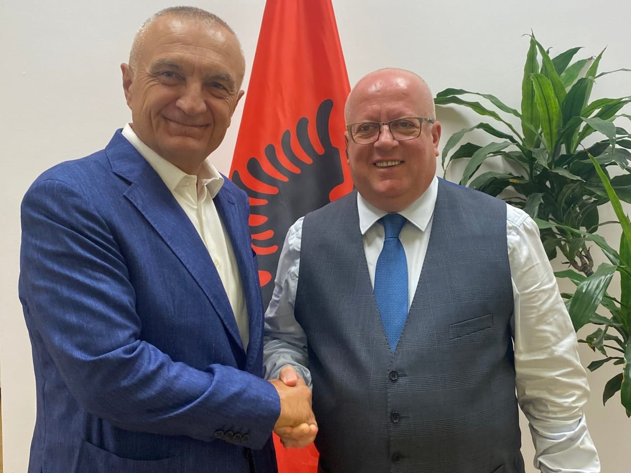 Çështja e Dosjeve dhe dalja e inicialeve I.M.,&hellip;