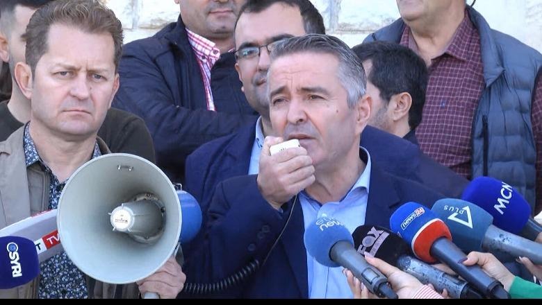 Pedagogët sërish në protestë, paralajmërojnë grevë urie ose ngujim