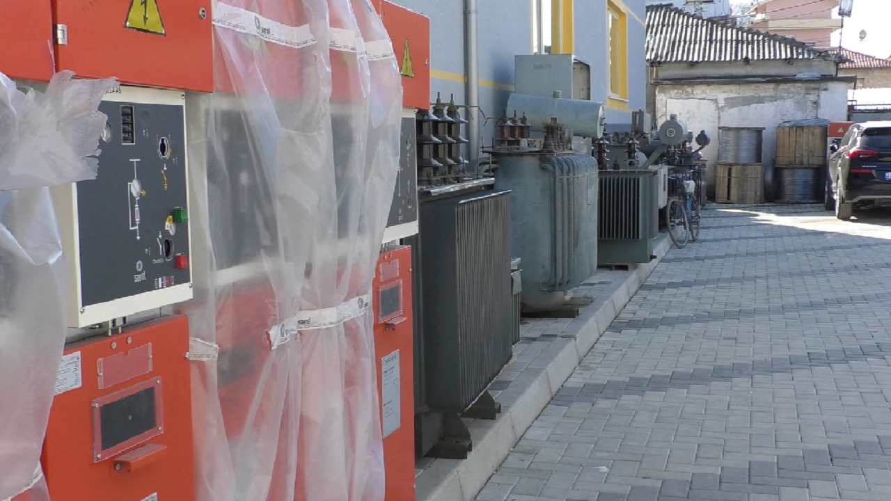 Plagosje me thikë në Vlorë, sherr mes punonjësve të OSHEE-së&hellip;