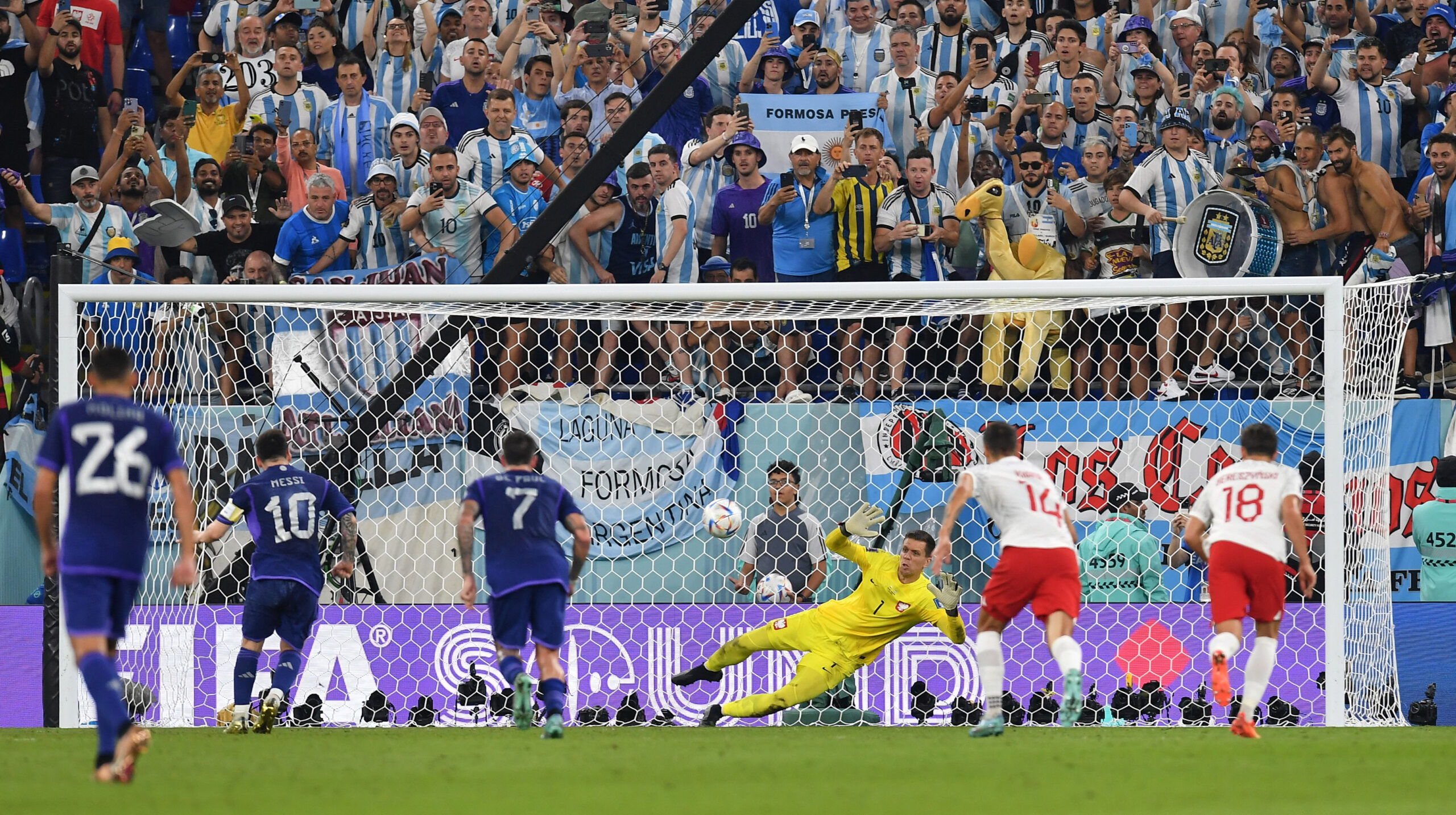 Messi bën mëkat në Katar, por Argjentina kualifikohet dhe “merr&hellip;