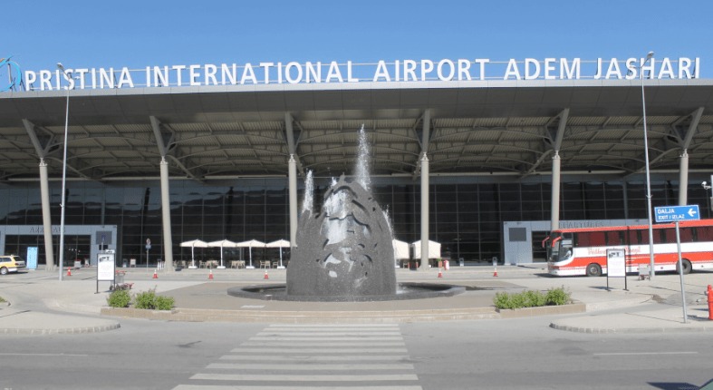 Alarm për bombë në aeroportin e Prishtinës, evakuohen pasagjerët dhe&hellip;