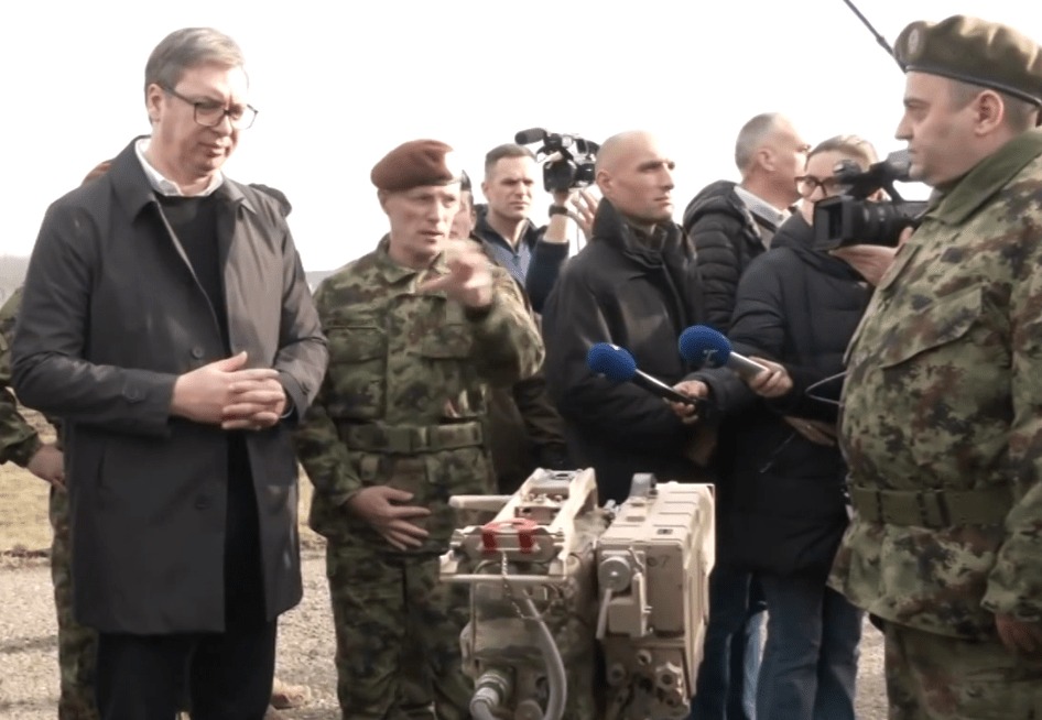 Serbia injoron thirrjet e NATO-s, të tjera barrikada në veri&hellip;