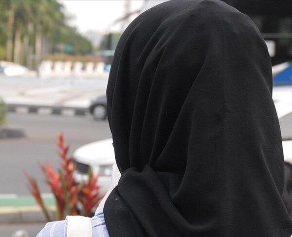 Berlini do të lejojë mësueset muslimane të mbajnë shami