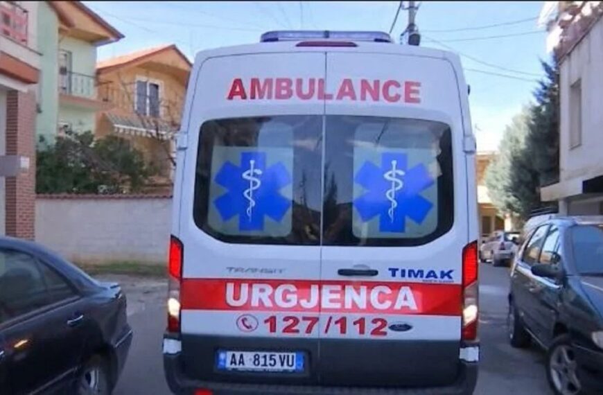 Aksident në aksin Qafë Thanë-Prrenjas, plagosen tre pasagjerët