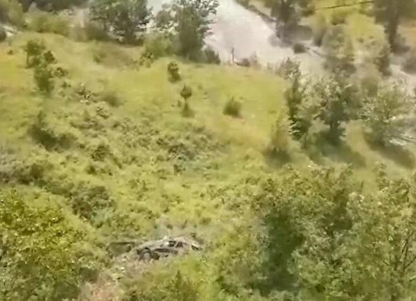 Makina “fluturon” në humnerë në Librazhd, 3 të plagosur