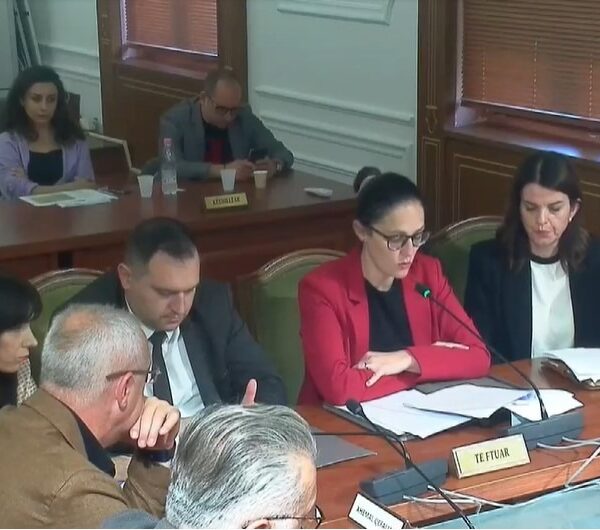 Komisioni i Ligjeve miraton projektligjin për rritjen e pagave, përfitojnë&hellip;