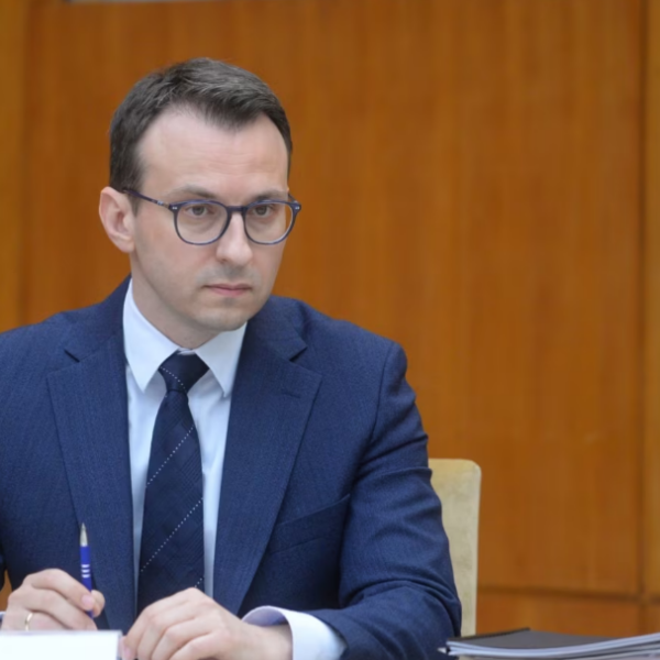 Petkoviç dënon betimin e kryetarëve të rinj në veri të&hellip;
