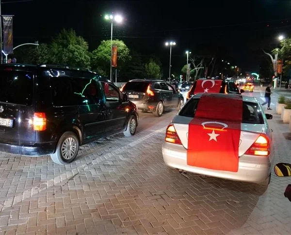 Shqipëri, festime për fitoren e presidentit Erdoğan në zgjedhje