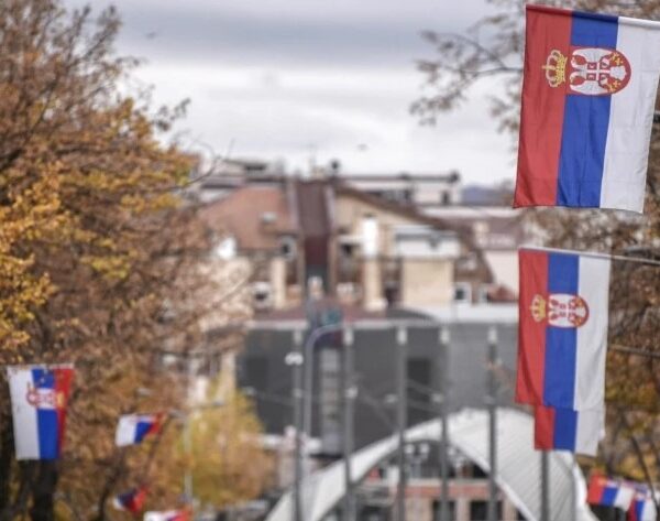 Sulmohen dy shqiptarët në Mitrovicë, goditen nga një turmë personash&hellip;