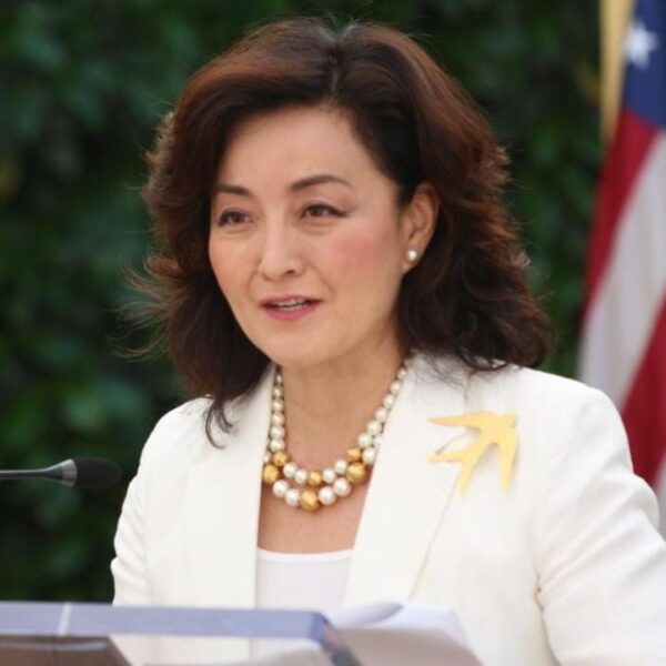 Ambasadorja Kim emocionohet në fjalimin e lamtumirës: Largohem me shpresë&hellip;