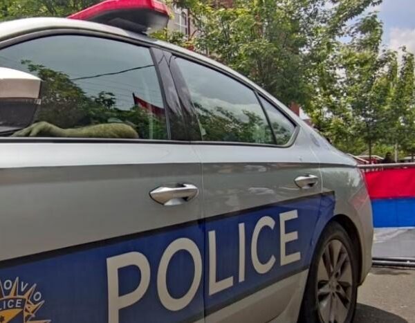 Shpërthime gjatë natës pranë stacioneve policore në Zveçan dhe Mitrovicë&hellip;