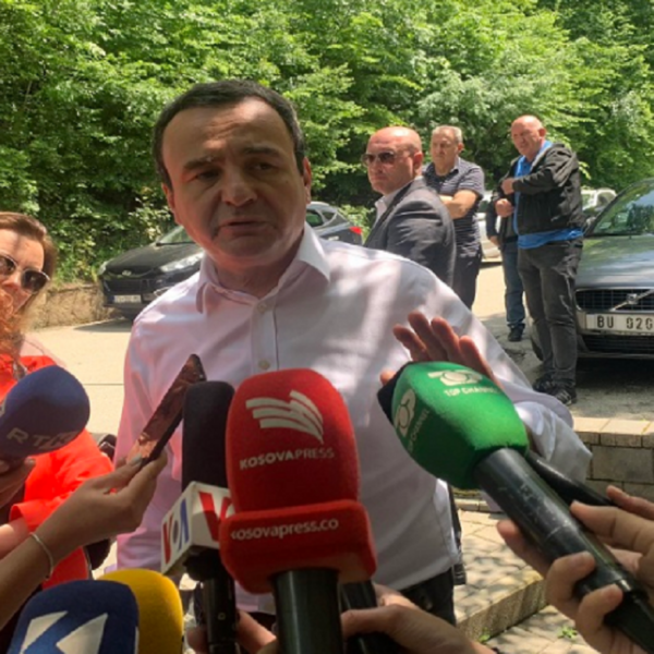 Kurti nuk tërhiqet: S’pranojmë që kryetarët të ushtrojnë detyrën në&hellip;