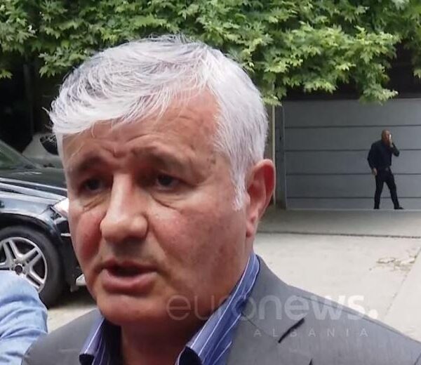 Flet avokati i Saimir Tahirit: E ka gruan sëmurë, do&hellip;