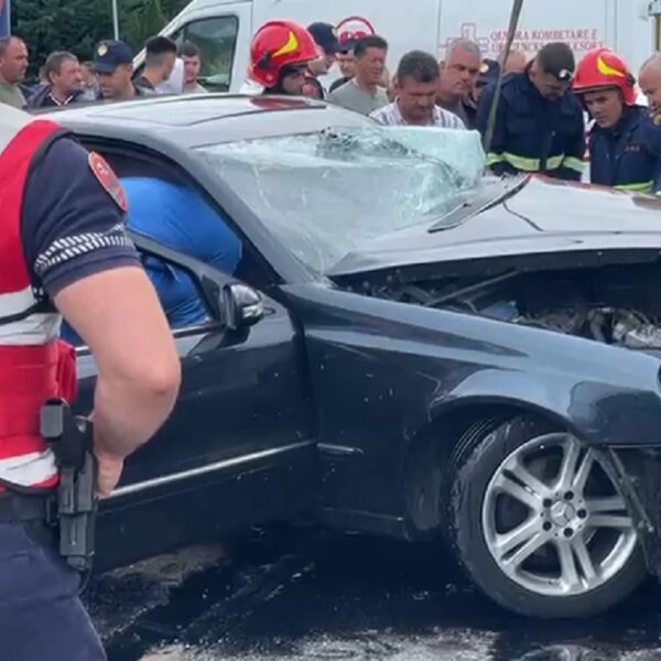 Aksident i rëndë në aksin Lezhë-Shkodër/ Përplasen dy automjete, raportohet&hellip;