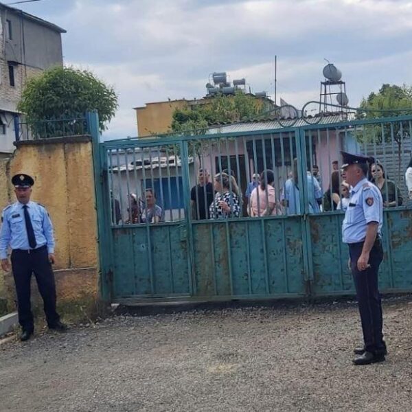 Zbardhet shkaku i helmimit masiv në Bulqizë, një 64-vjeçar ndoti&hellip;