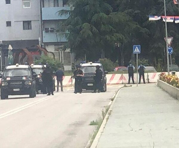 Arrestohet organizatori i sulmeve ndaj KFOR në Veri, plagosen 3&hellip;