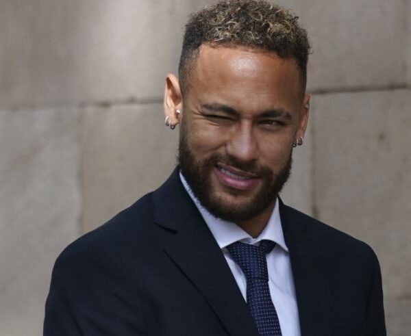 Ndërtoi një liqen artificial në pronën e tij, Neymar gjobitet&hellip;