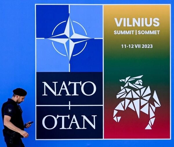 NATO “rrethon” Vilnusin, e kthen në një fortesë për samitin&hellip;