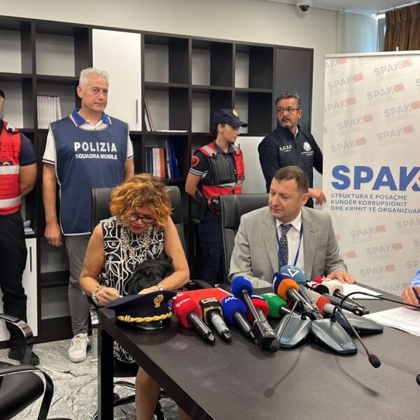 Shkaktuan mbi 4 mln euro dëme nëpërmjet Call Center/ SPAK:&hellip;