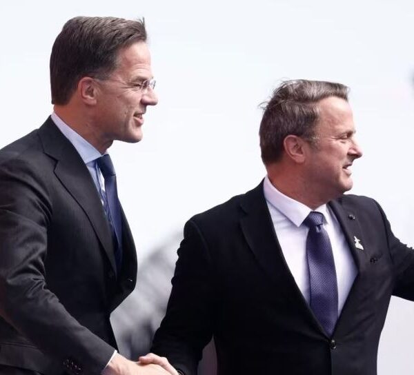 Ulje e tensioneve Kosovë-Serbi, Rutte e Bettel vizitë në Beograd&hellip;