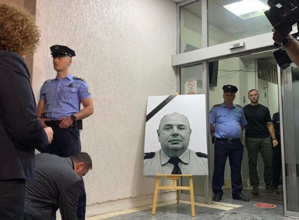 Sot ditë zie në Kosovë në nderim të policit Afrim&hellip;