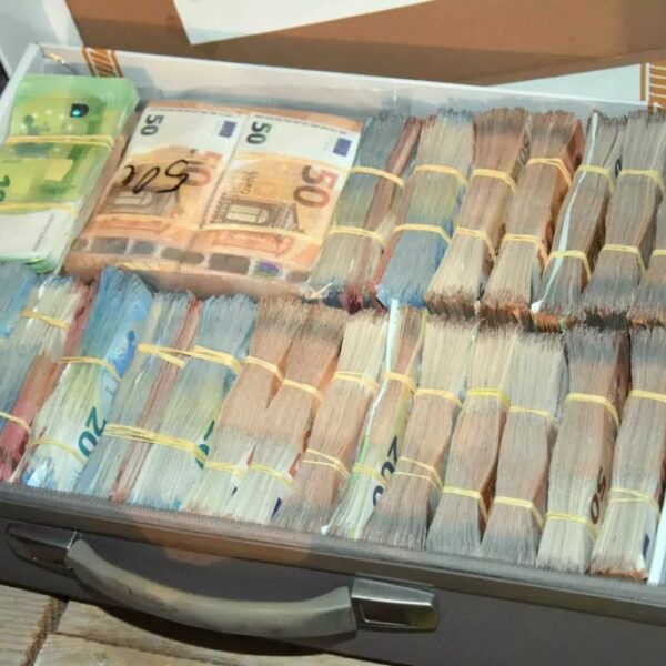 Europol “shkrin” kartelin ballkanik, kapet 2.7 ton kokainë dhe qindra&hellip;