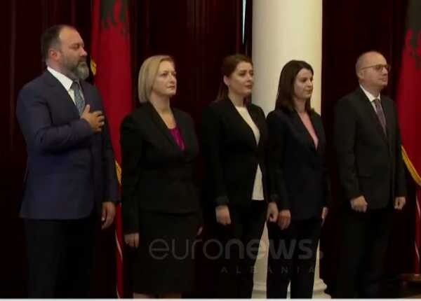 Ndryshimet në qeveri, betohen pesë ministrat e rinj në Presidencë