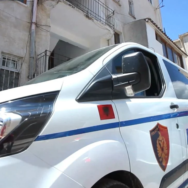 Sherr me thika mes adoleshentëve në Shkodër, plagoset një 15-vjeçar