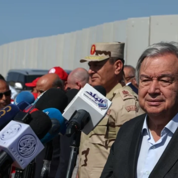 Guterres në Rafah: Ndihmat duhet të dërgohen sa më shpejt&hellip;