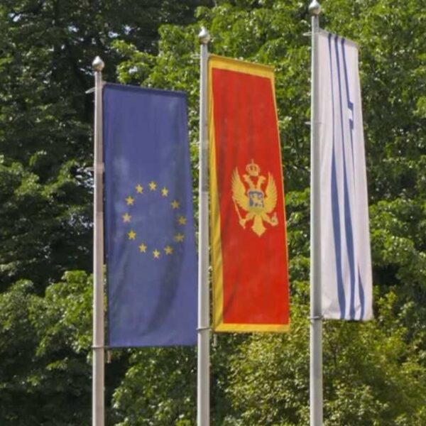 Serbia fut në kaos Malin e Zi, shtyhet regjistrimi i&hellip;