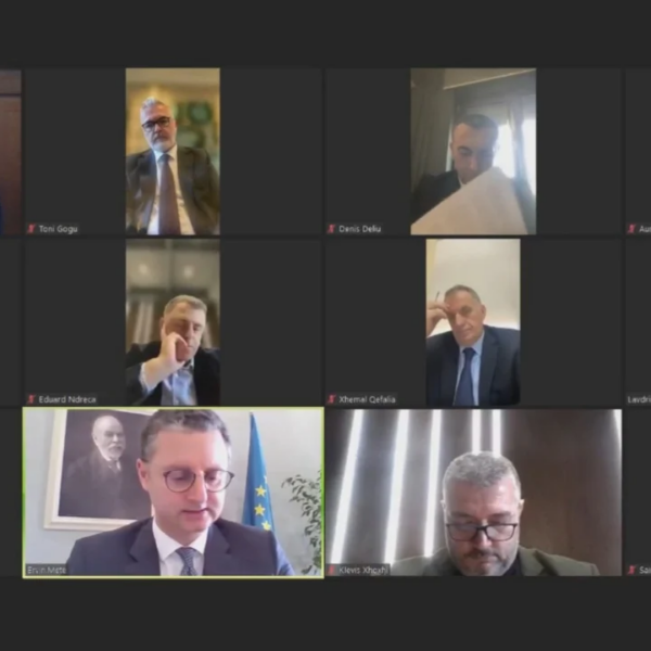Miratohet në parim buxheti/ Deputetët i bëjnë mbledhjet online për&hellip;
