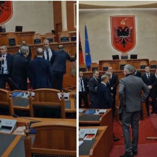 Përplasja mes deputetëve dhe Gardës në Parlament, Berishën nuk e&hellip;