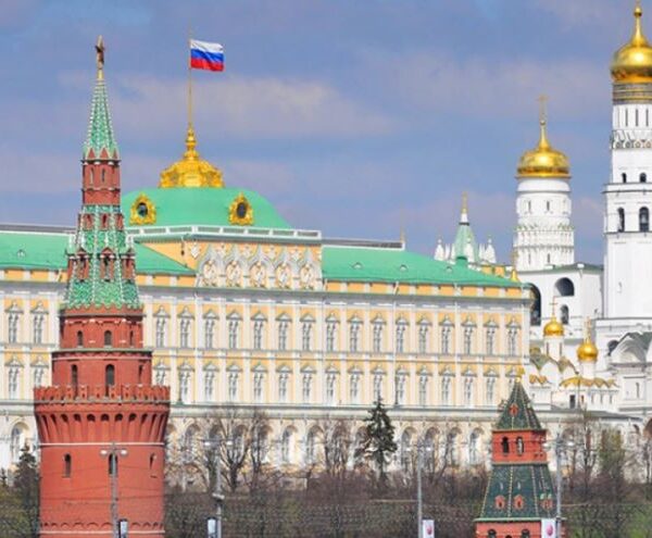 Rusia sulmon kryeministren e Estonisë: Shkatërroi munumentet e ushtarëve sovjetikë