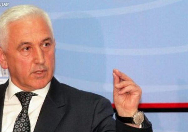 Ish-ministri i Drejtësisë, Nasip Naço paraqitet në SPAK