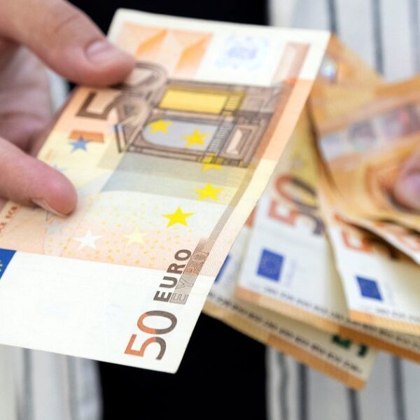 Kthehet rënia e kursit Euro-Lek, prek nivelin më të ulët&hellip;