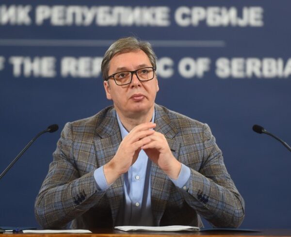 Vuçiç çon armë në Ukrainë, shqetësohet Moska, pritet hakmarrja