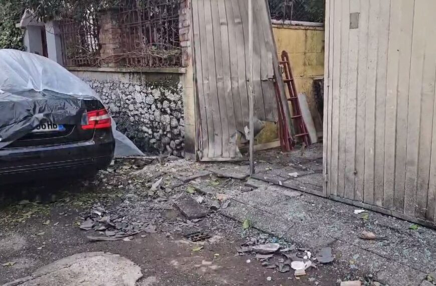 Punonjëse e doganës, kush është 62-vjeçarja që i&hellip;