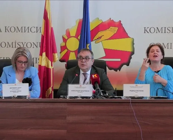 Zgjedhjet presidenciale, Gordana Siljanovska Davkova përballë Stevo Pendarovskit në raundin&hellip;