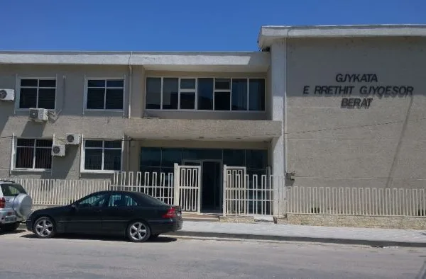 Trafikoi “nusen” në Itali për prostitucion, dënohet me 17 vjet&hellip;