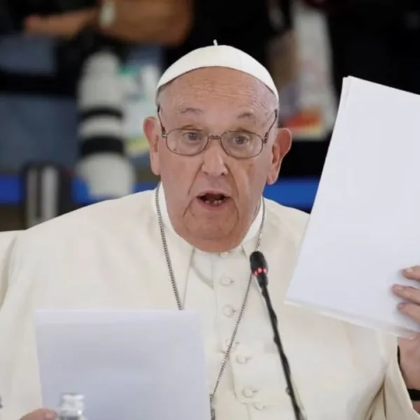 Papa Françesku paralajmëron liderët botërorë për rreziqet nga inteligjenca artificiale